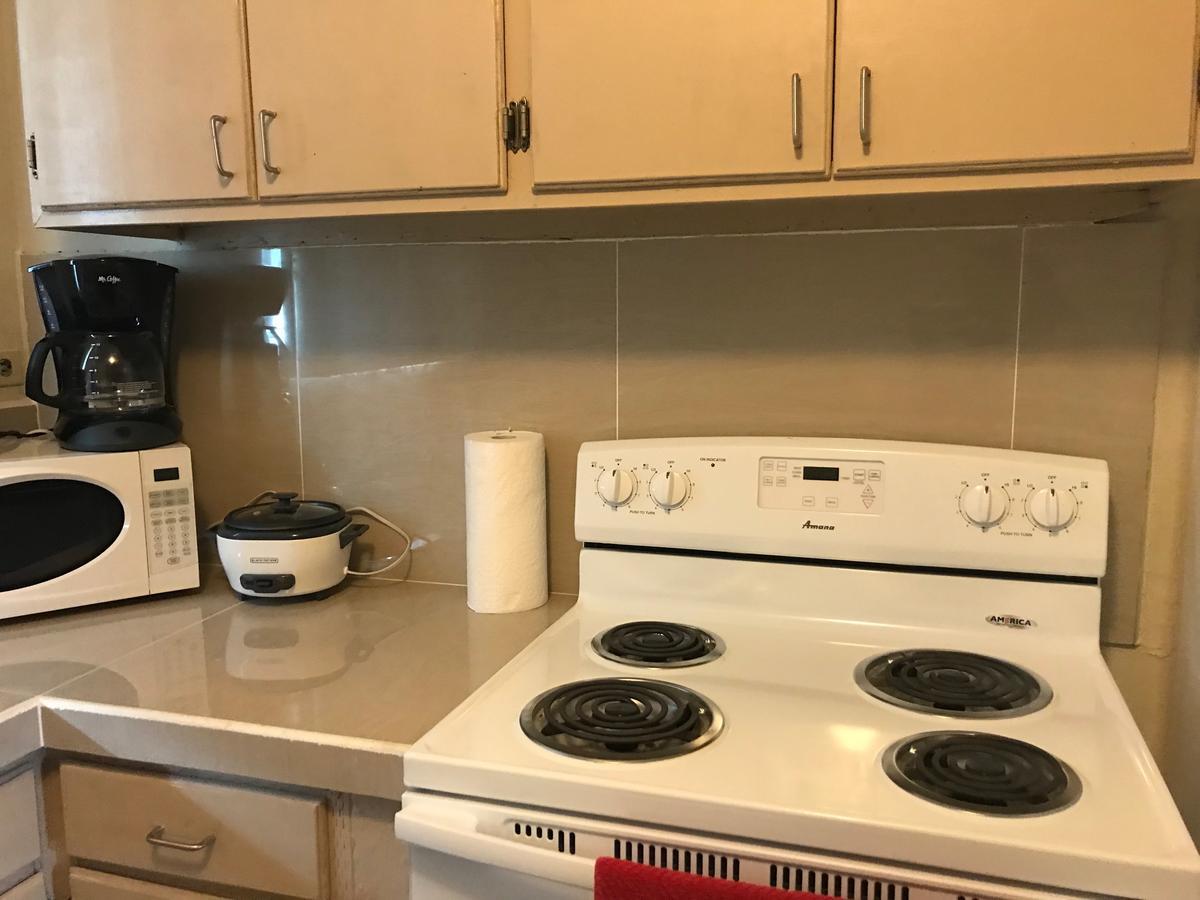 1 Bedroom / 1 Bath . Private Apt. Free Wifi, Interent & Parking Sinajana Экстерьер фото