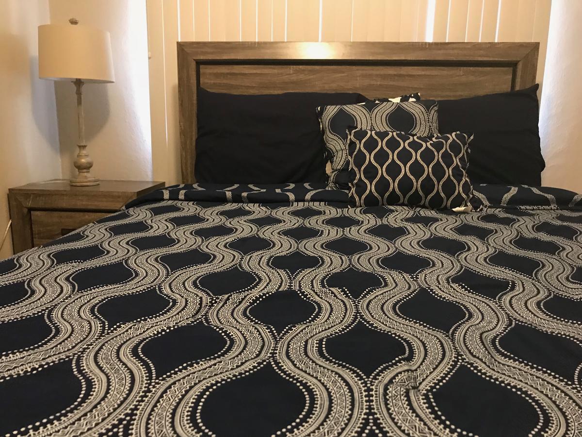 1 Bedroom / 1 Bath . Private Apt. Free Wifi, Interent & Parking Sinajana Экстерьер фото